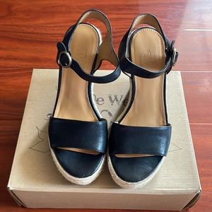 NINE WEST leather wedge open toe sandals, size 5 ½.